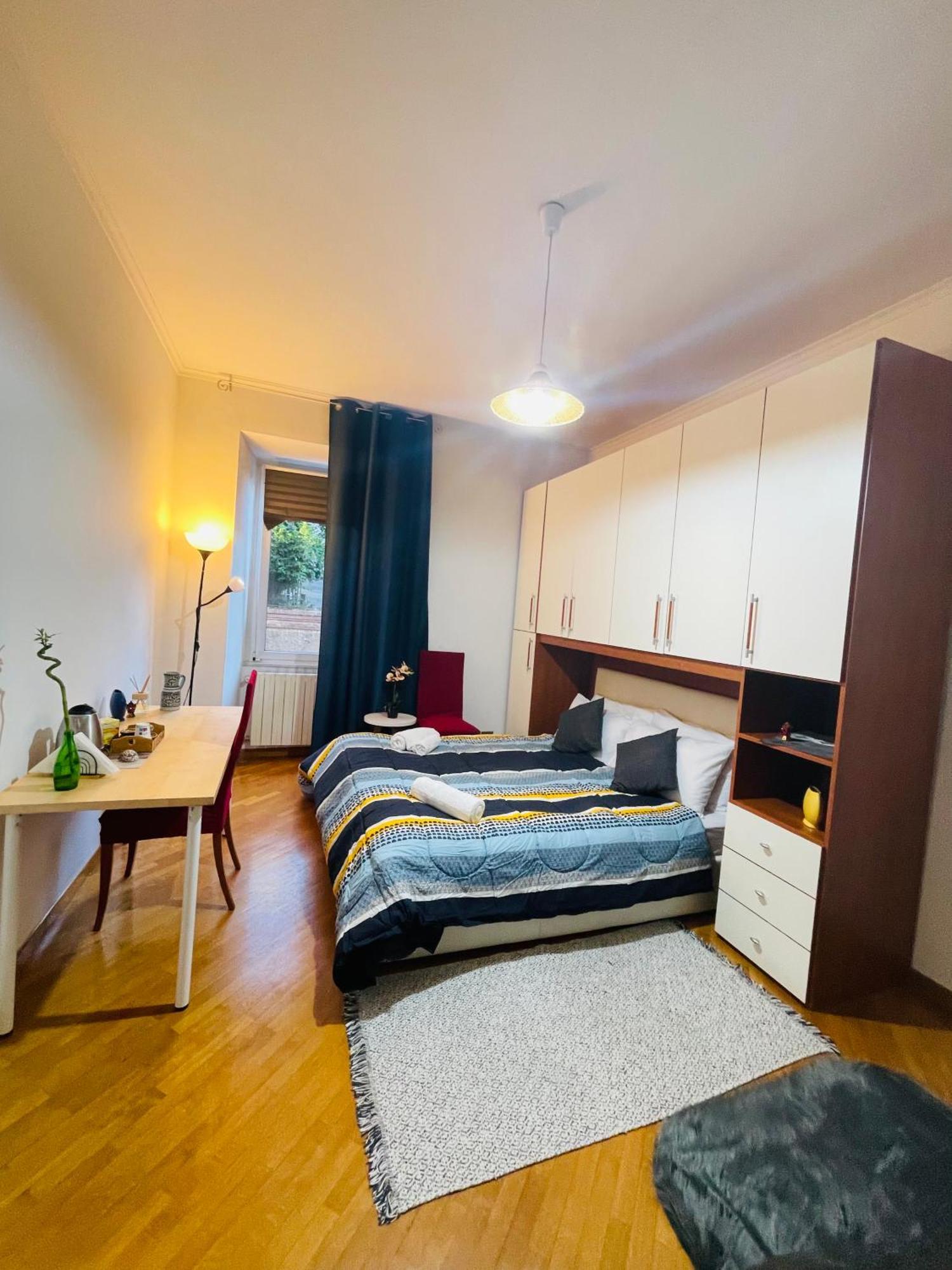 Holiday Colosseum Rome Bed and Breakfast Exterior foto